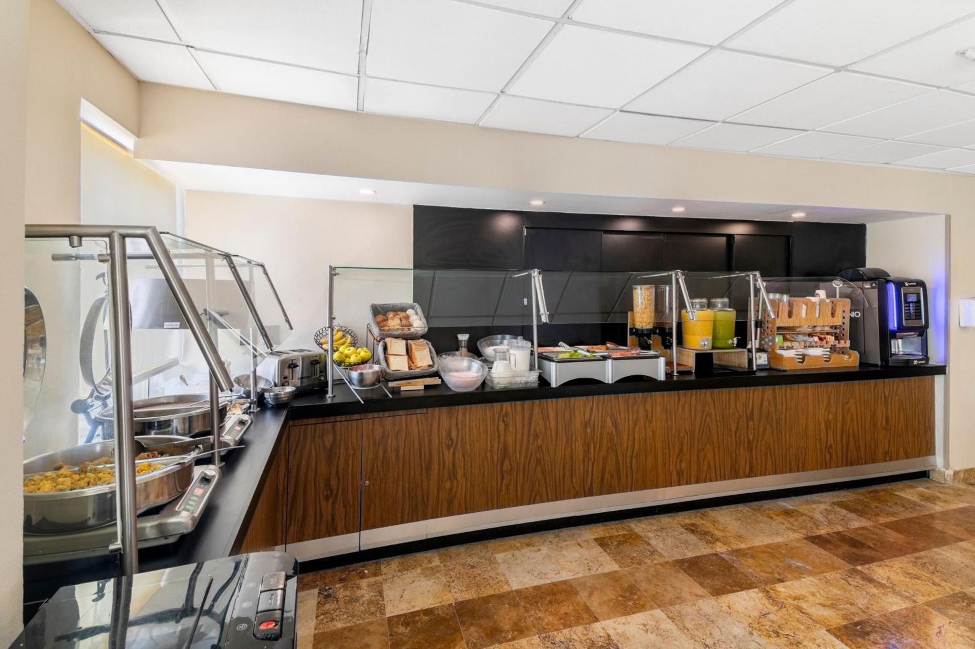 City Express By Marriott Cancun Ngoại thất bức ảnh