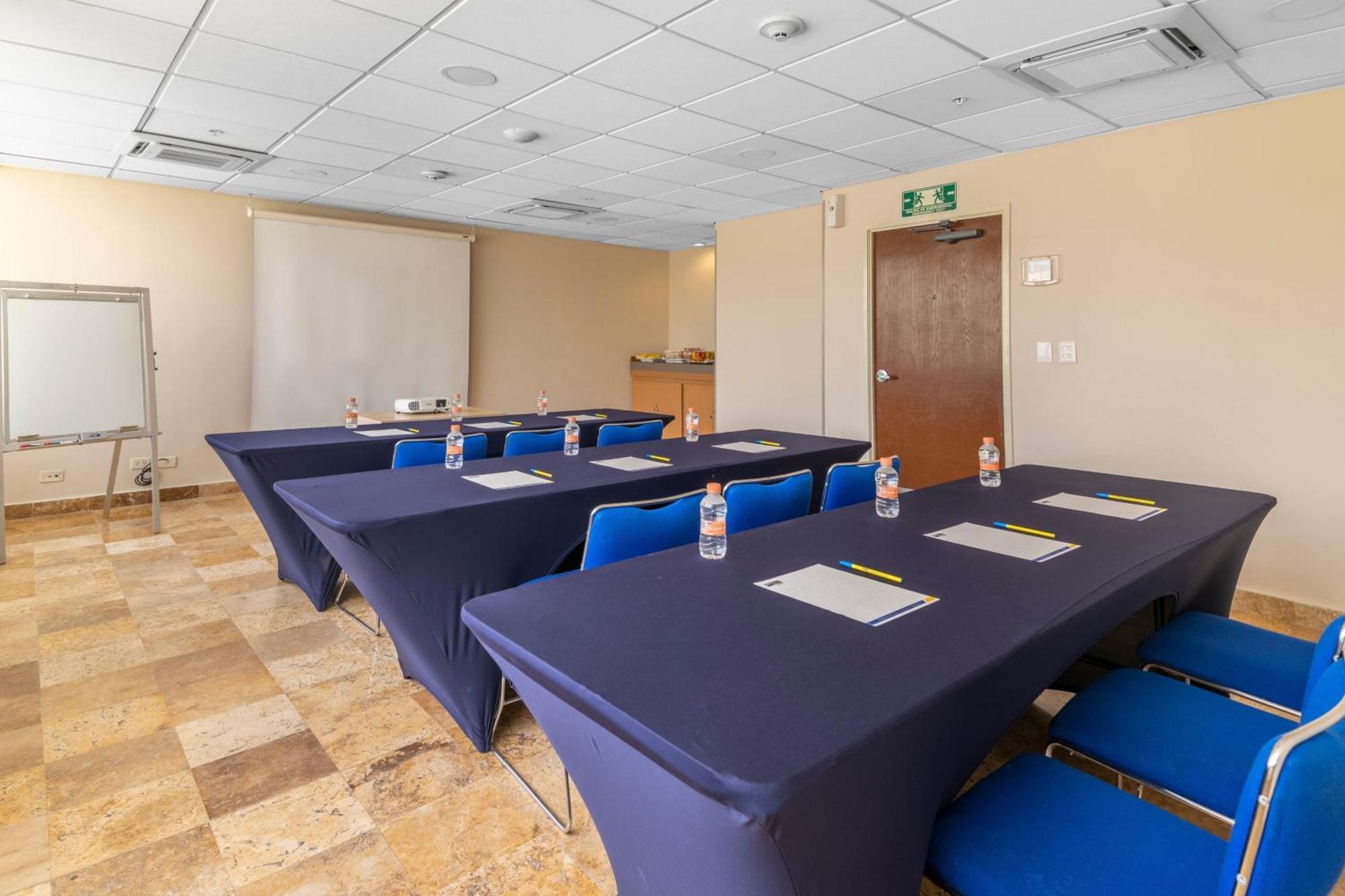 City Express By Marriott Cancun Ngoại thất bức ảnh